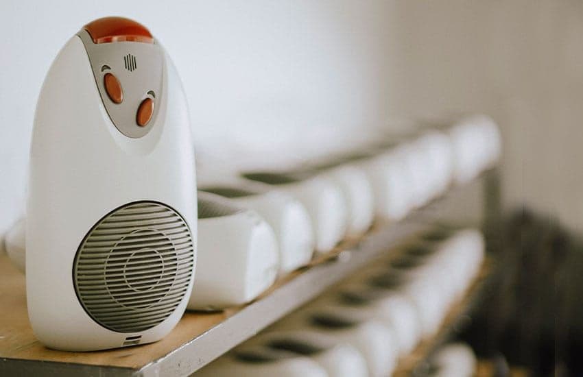 Téléassistance : Comment choisir et installer son boîtier d'urgence à domicile ?